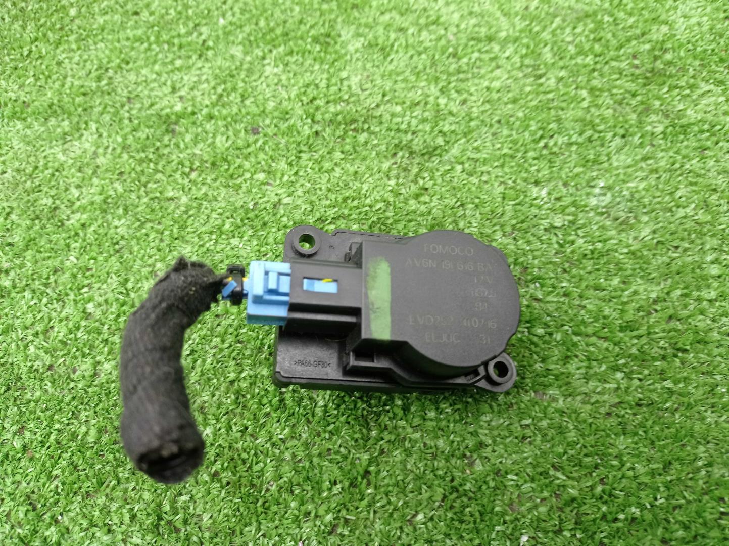 Моторчик заслонки печки