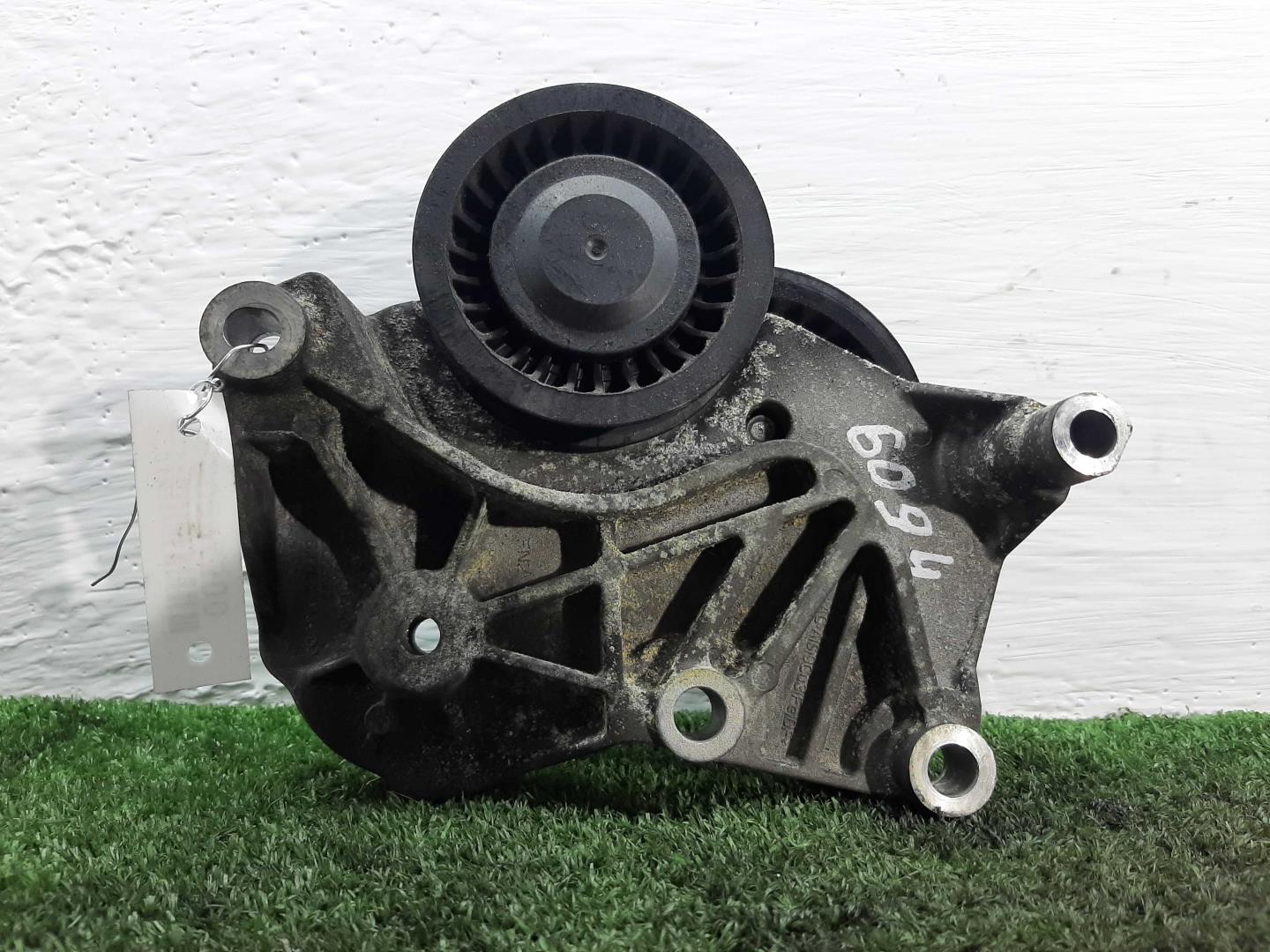 Натяжитель ремня