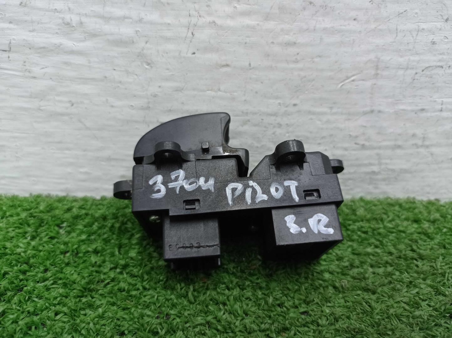 Кнопка стеклоподъемника