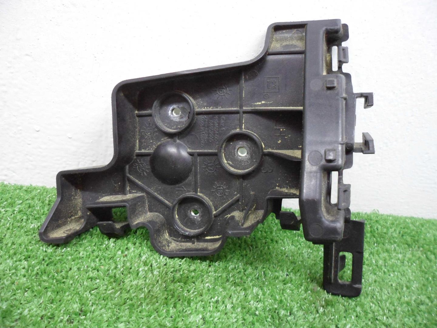 Кронштейн заднего бампера