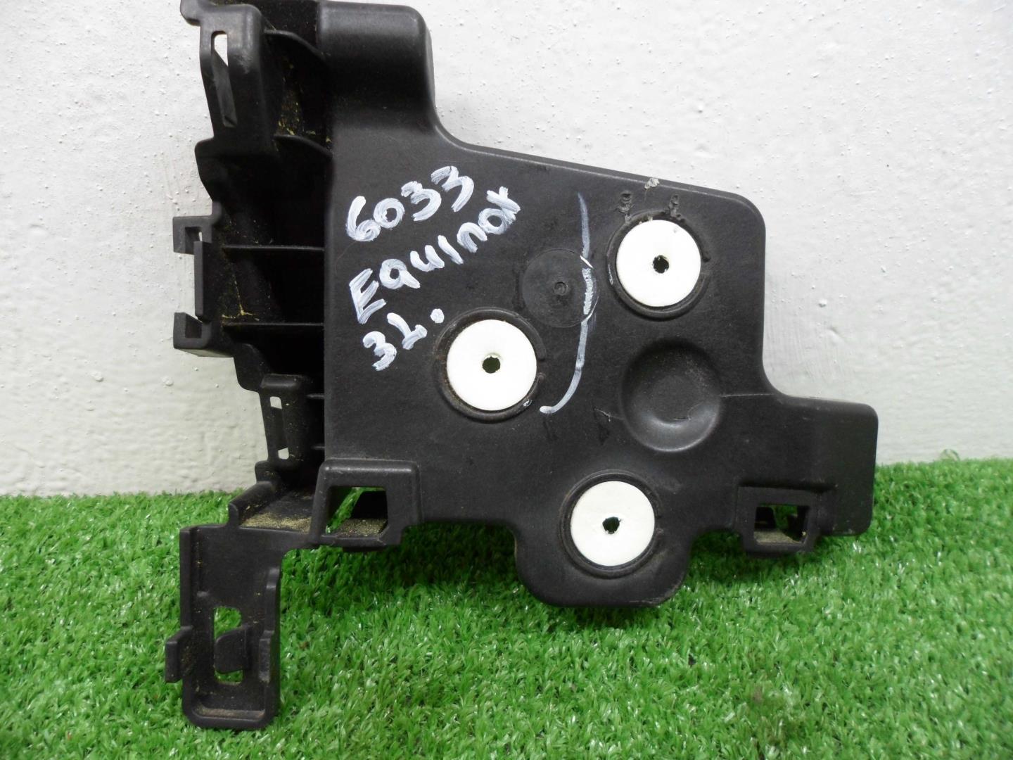 Кронштейн заднего бампера