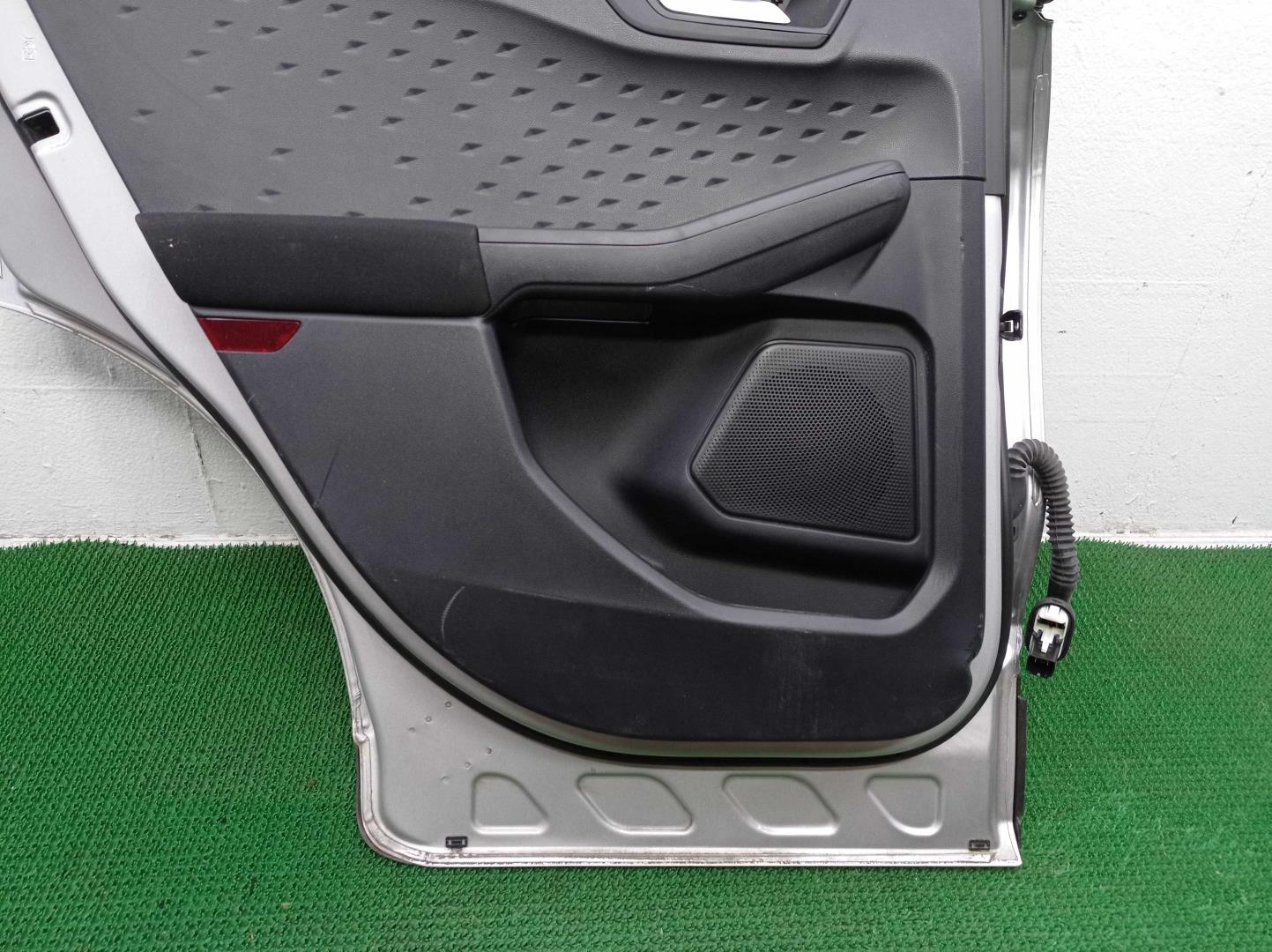 Стеклоподъемник электр. задний левый