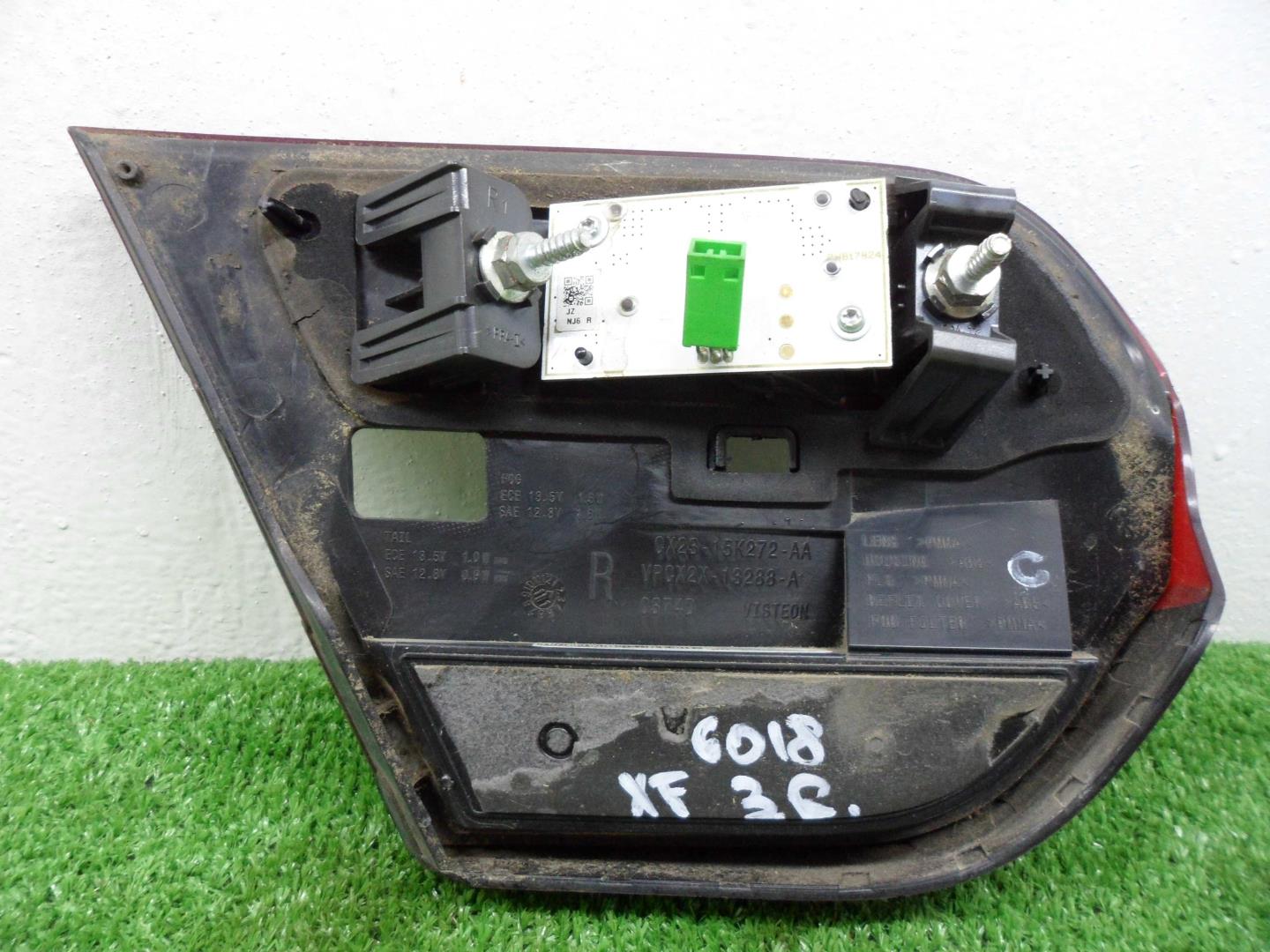 Фонарь задний внутренний правый