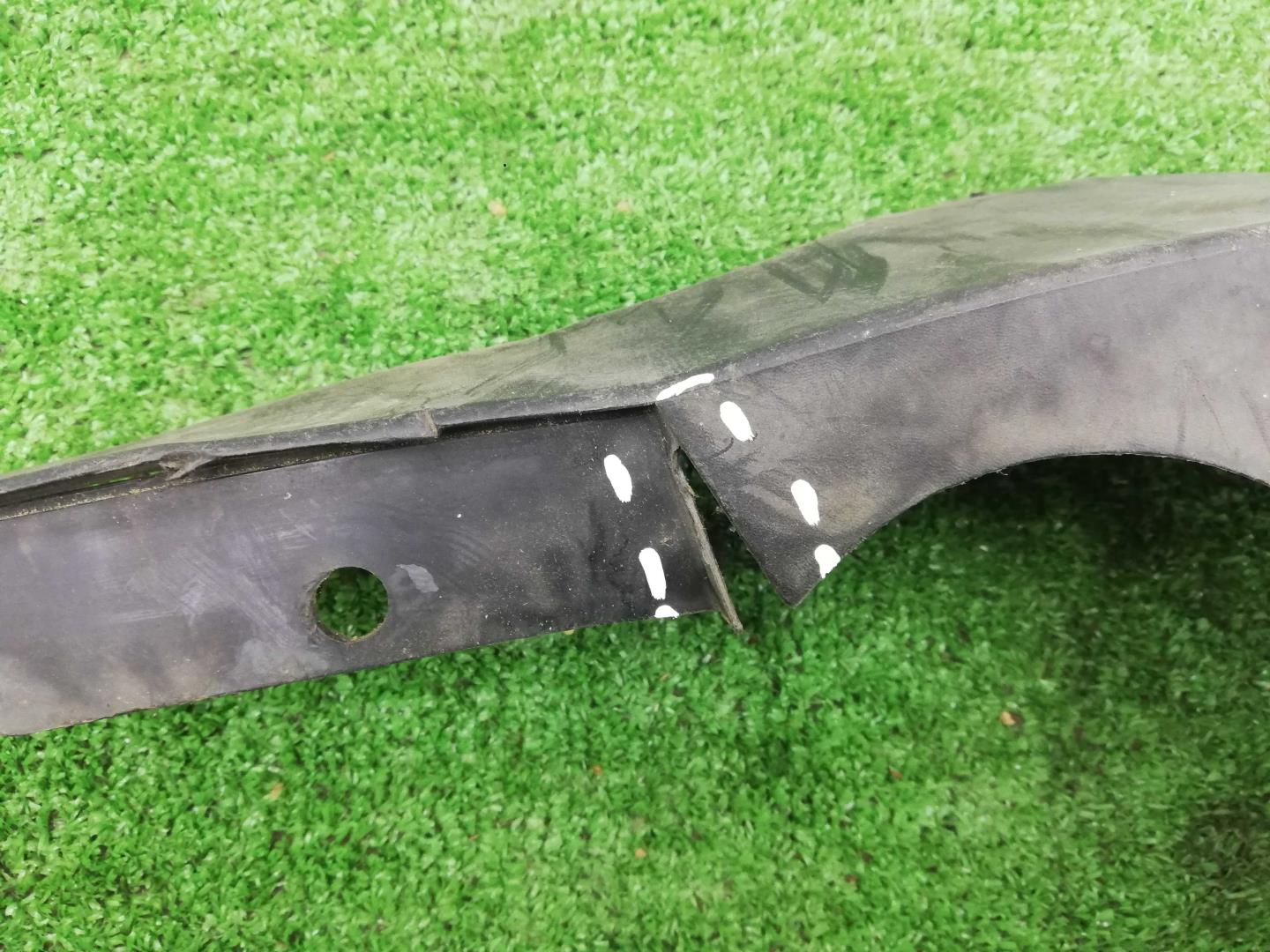 Спойлер (дефлектор) крышки багажника