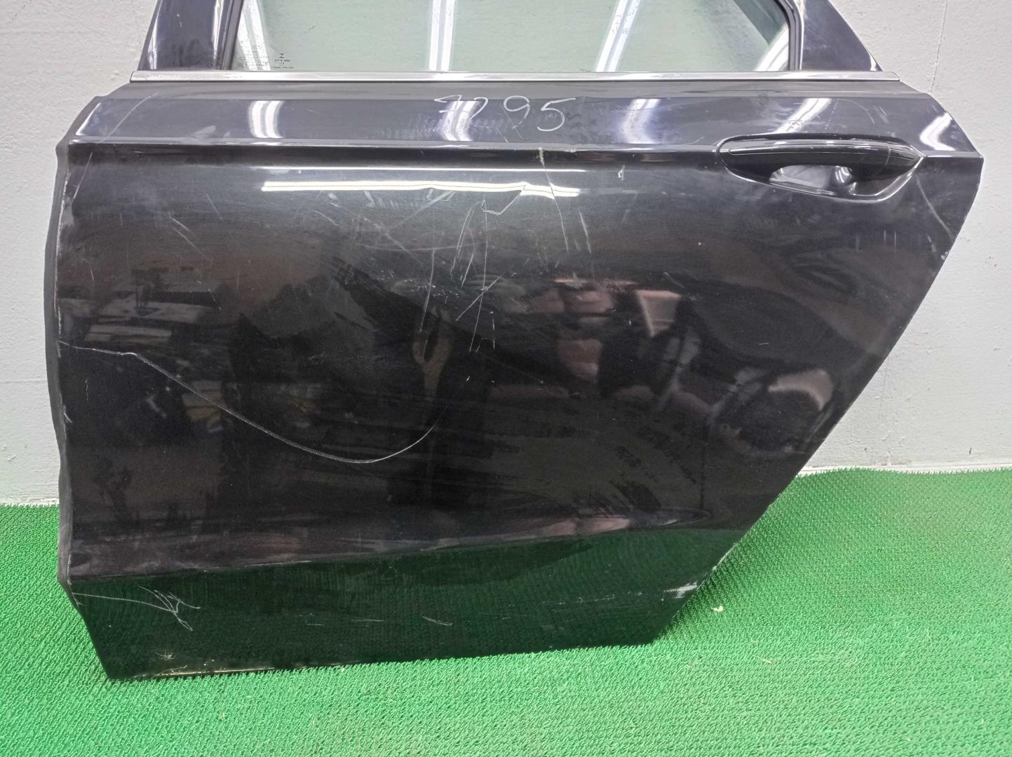 Дверь задняя левая