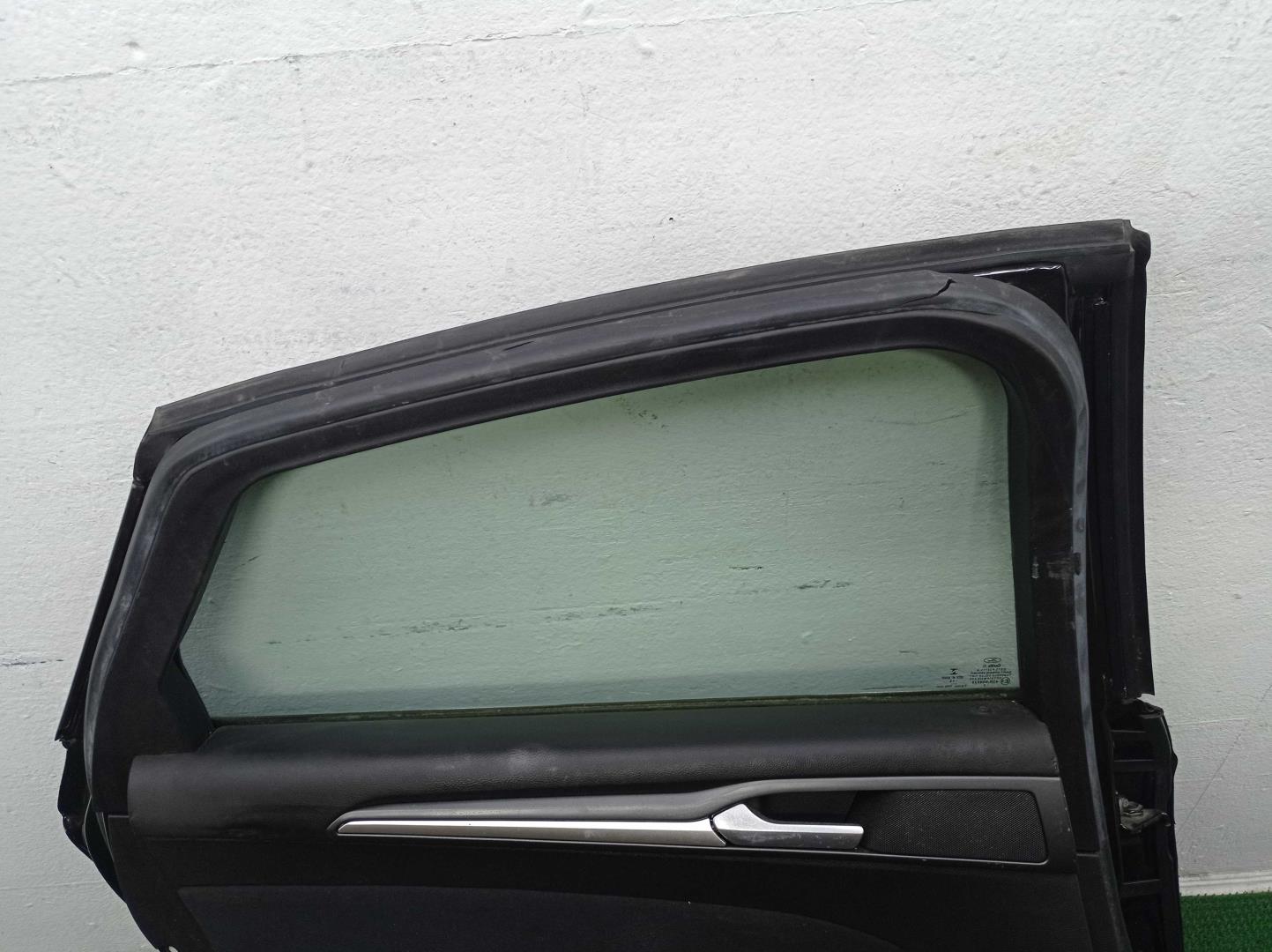 Дверь задняя левая