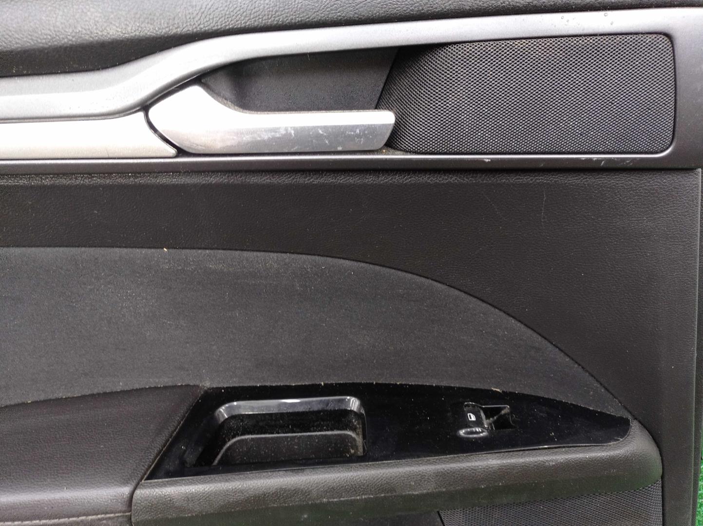 Дверь задняя левая