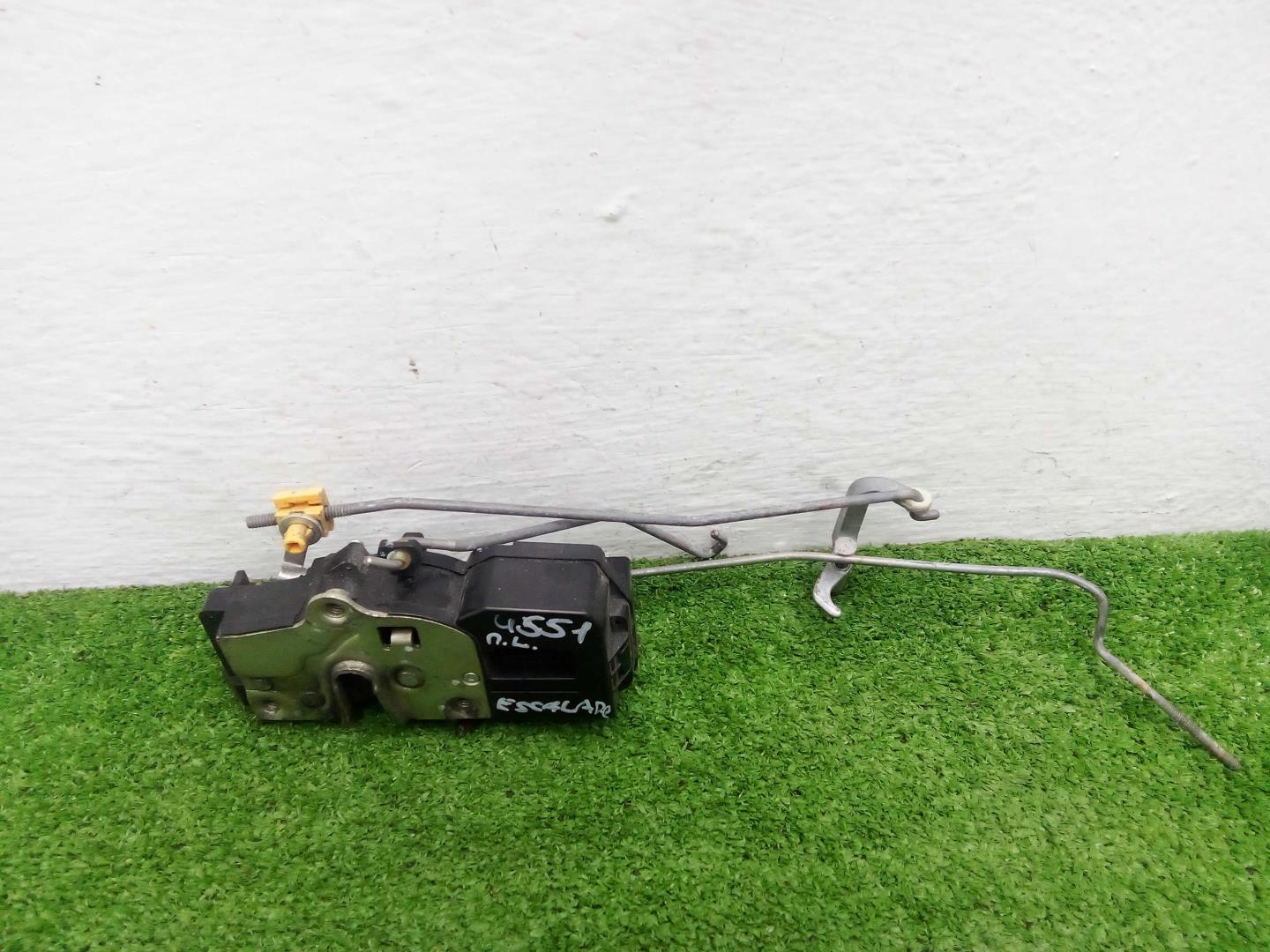 Замок двери передней левой