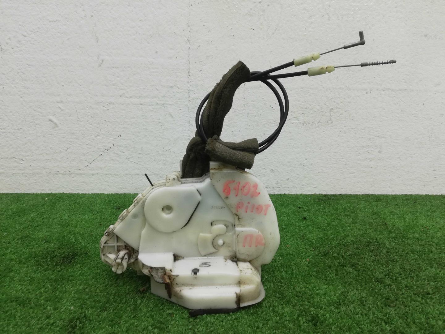 Замок двери передней правой