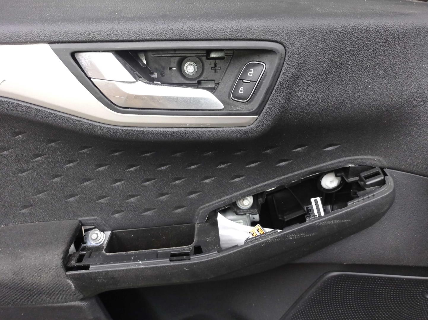 Ручка двери передней наружная левая