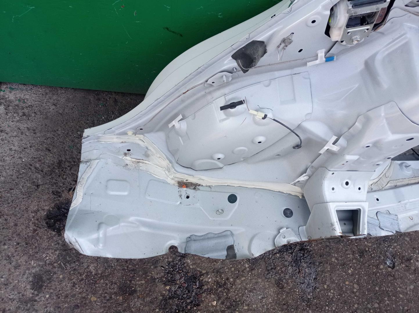 Крыло заднее правое