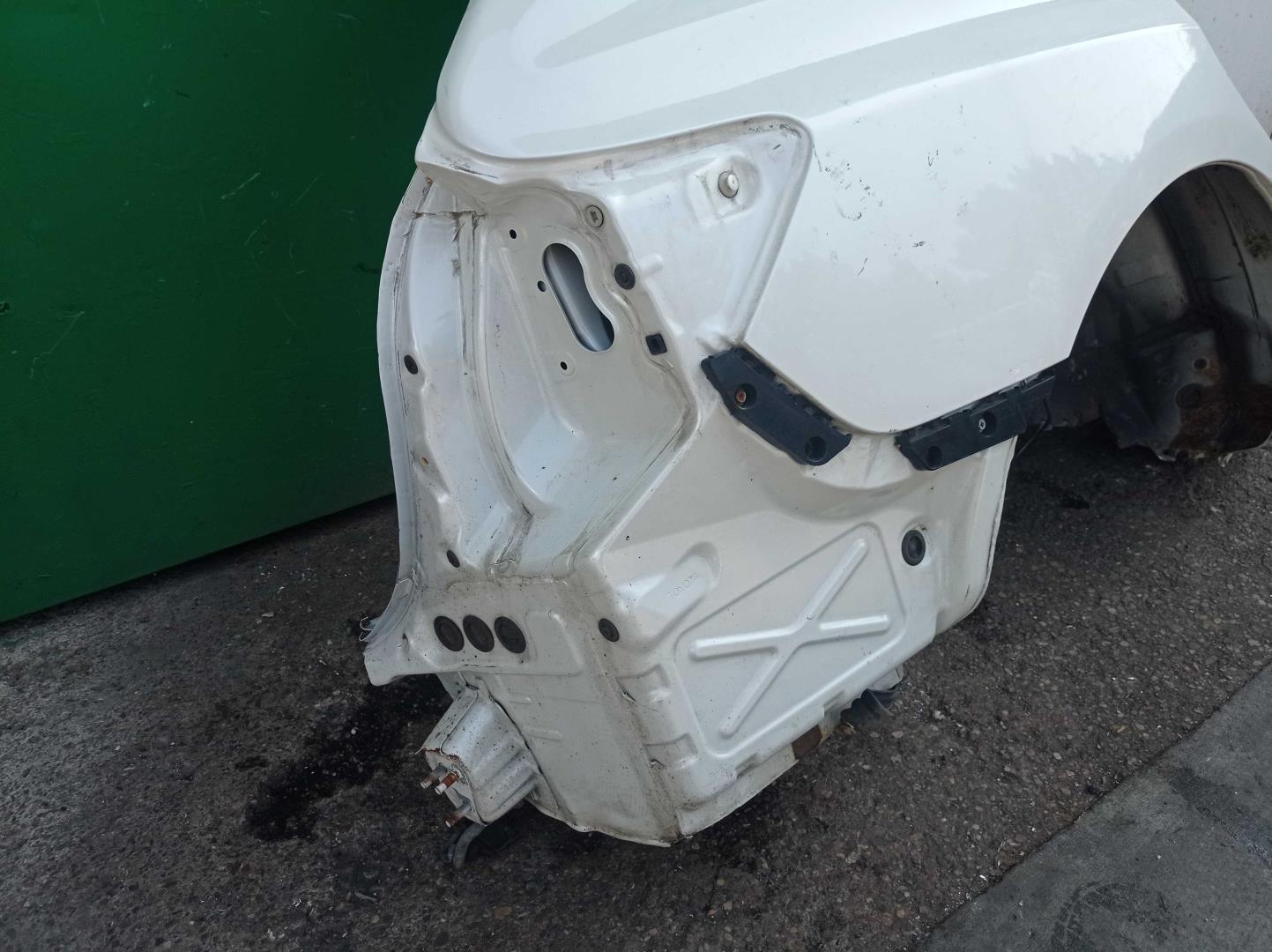 Крыло заднее правое