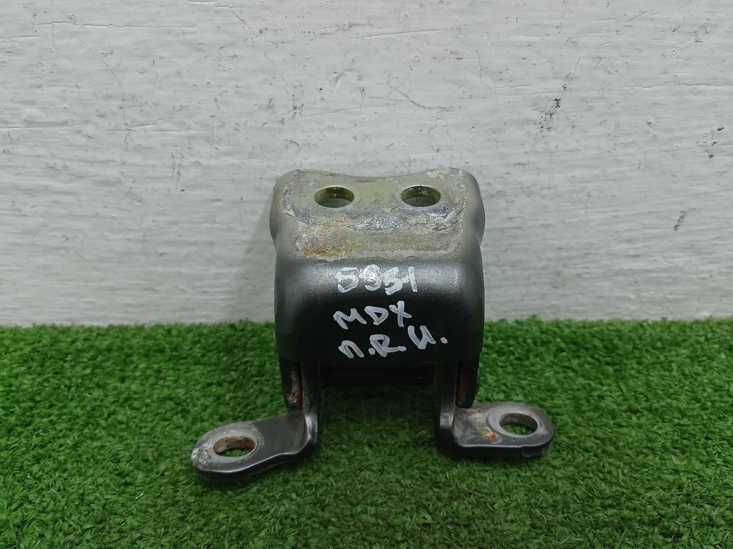 Петля двери передней