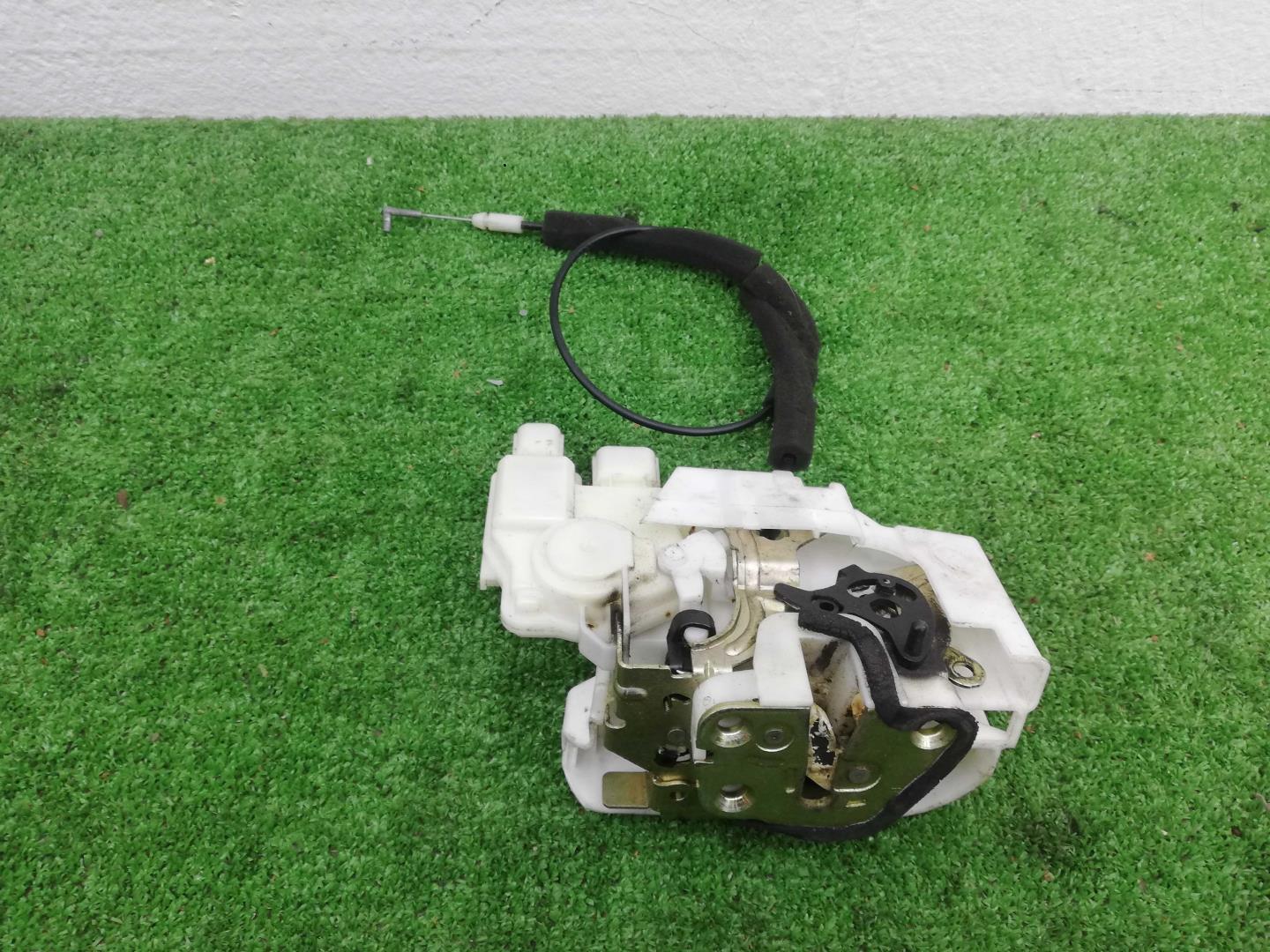 Замок двери задней правой