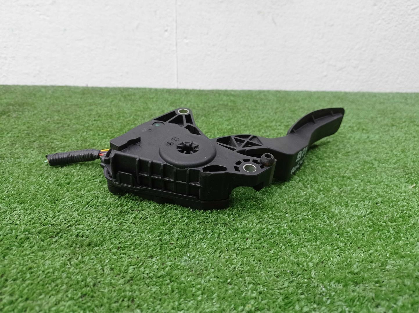 Педаль газа