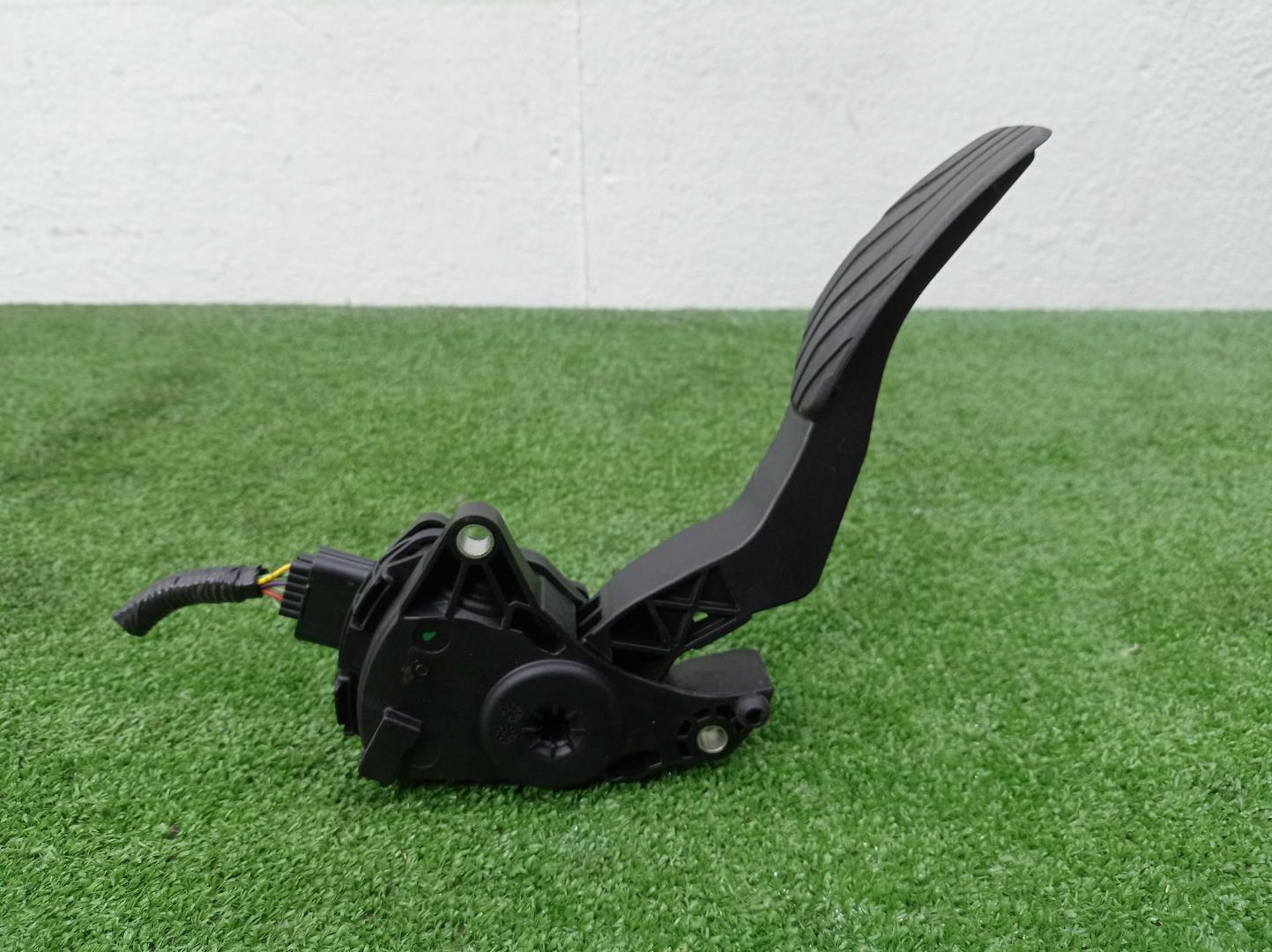 Педаль газа