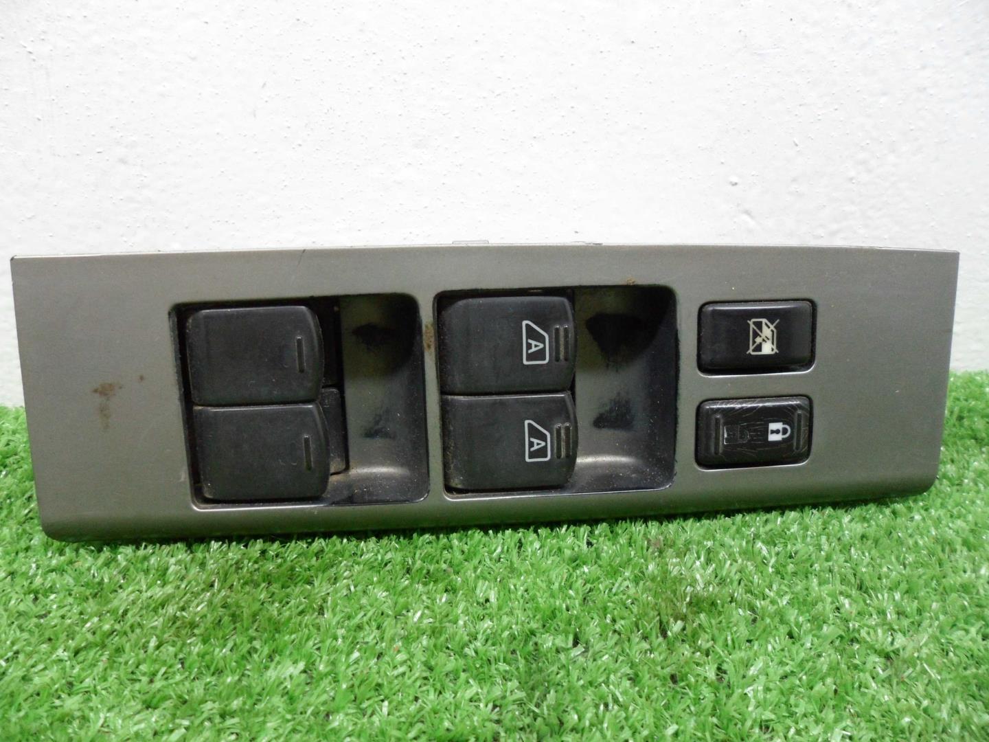 Кнопка стеклоподъемника