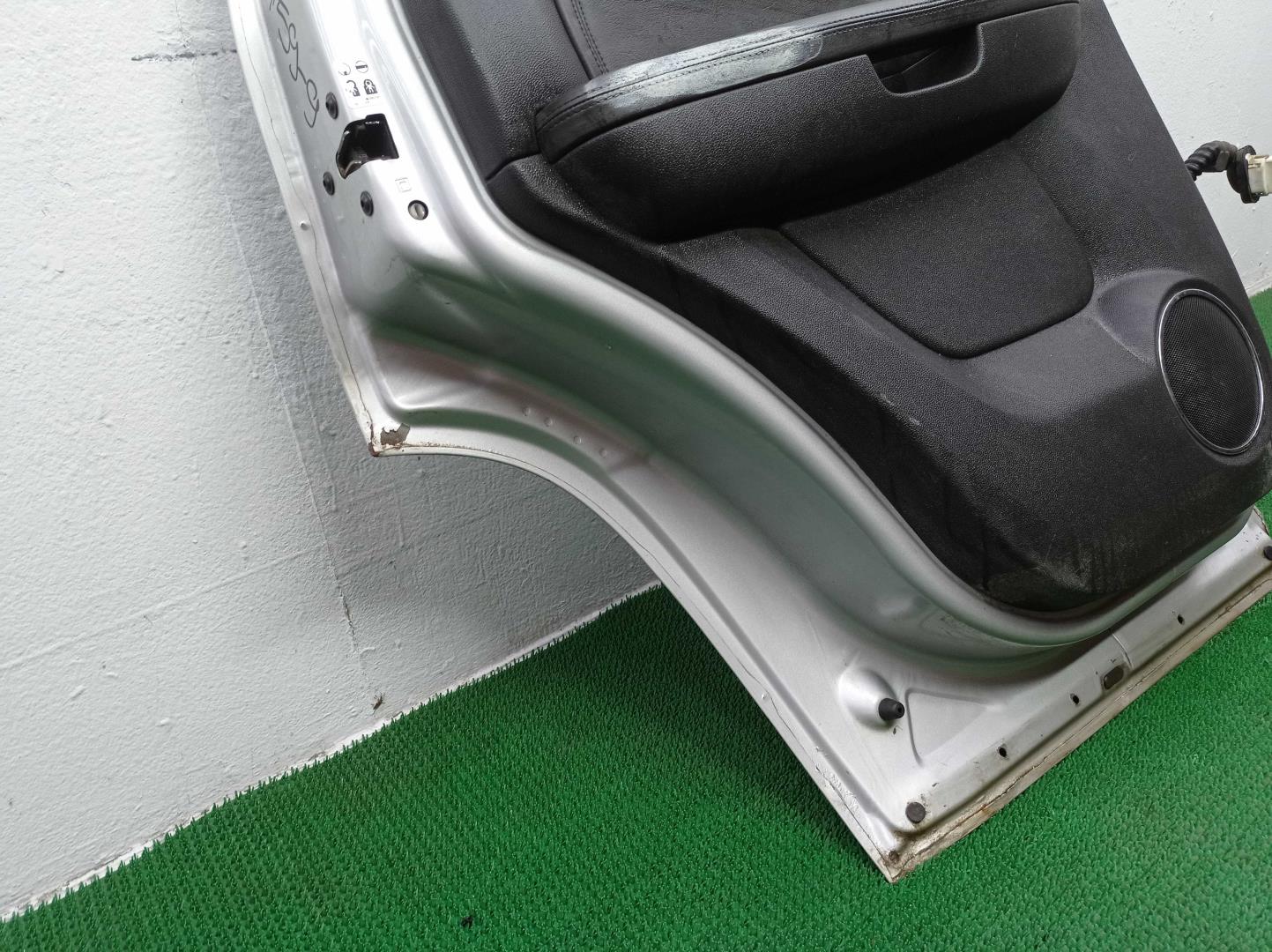 Дверь задняя левая