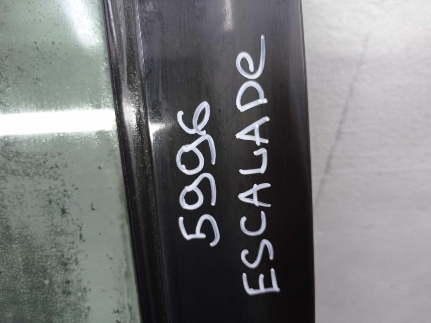 Замок двери передней левой