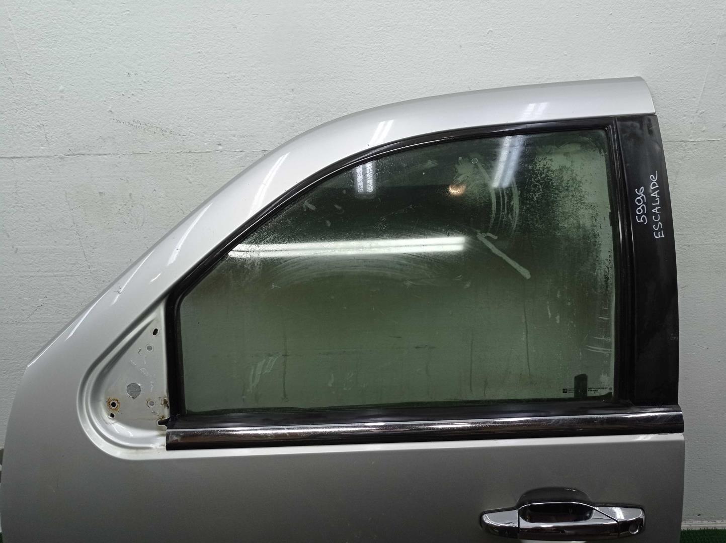 Замок двери передней левой