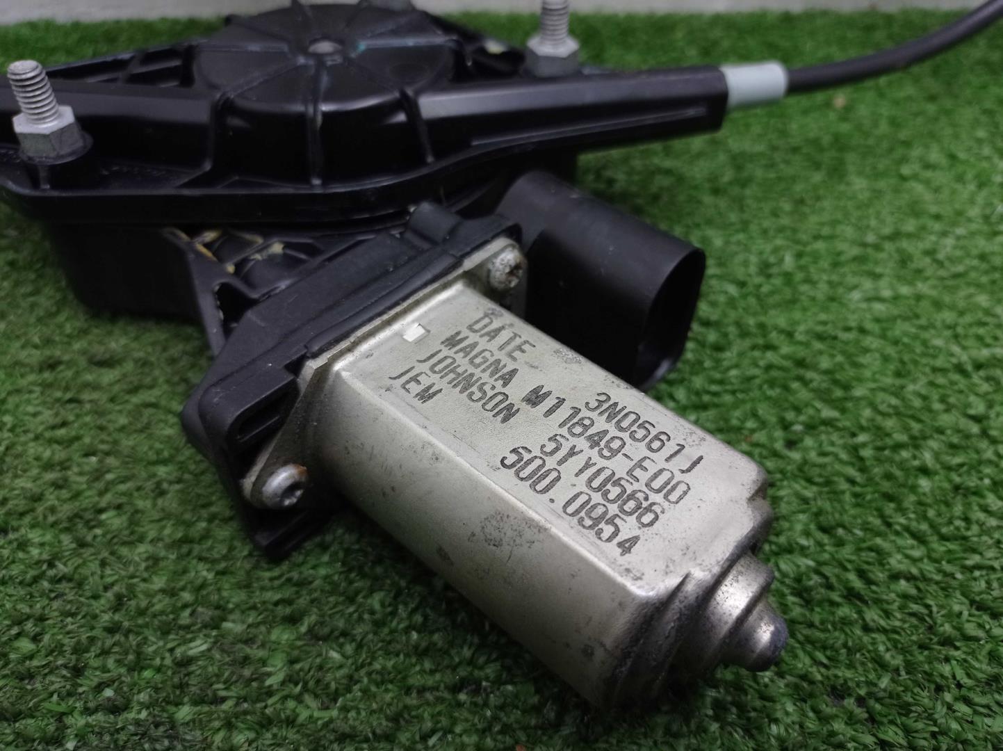 Стеклоподъемник электр. задний правый