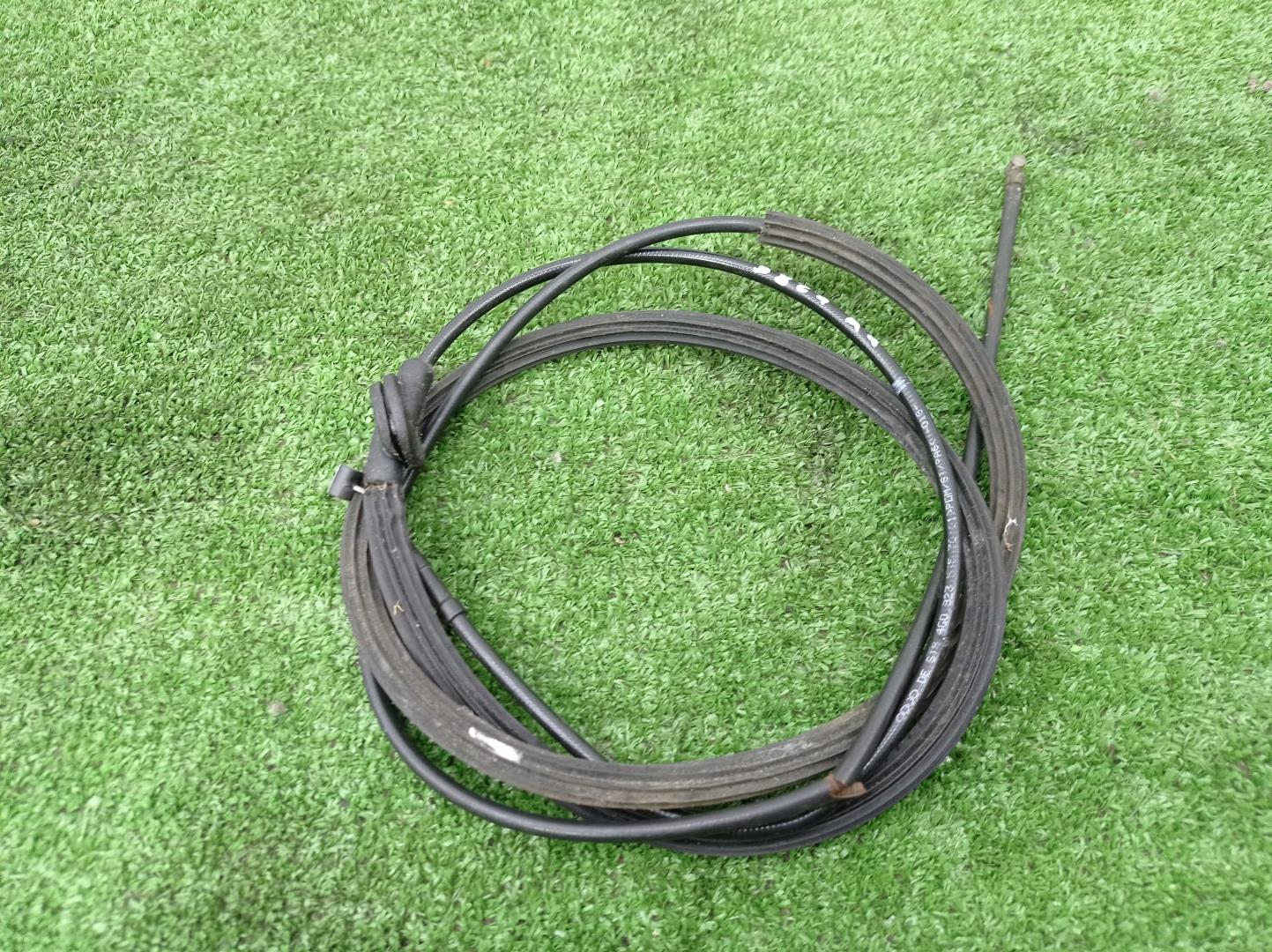 Трос открывания капота