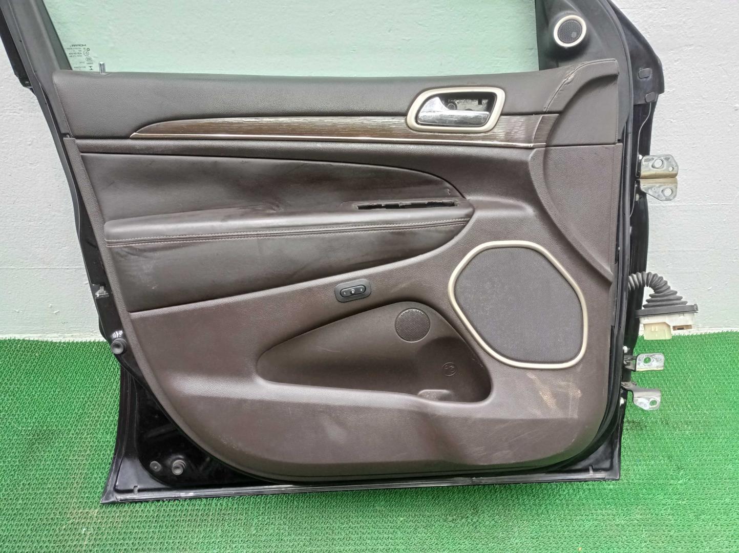 Дверь передняя левая