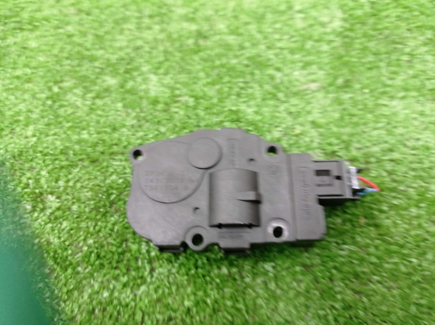 Моторчик заслонки печки