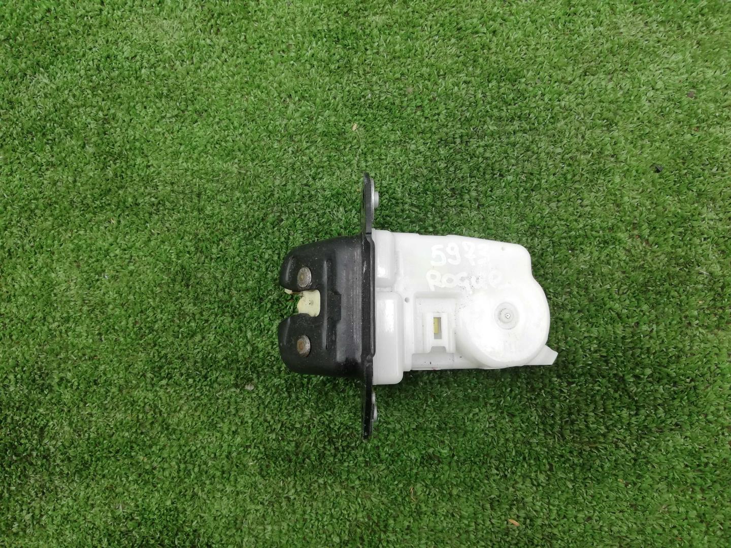 Замок багажника