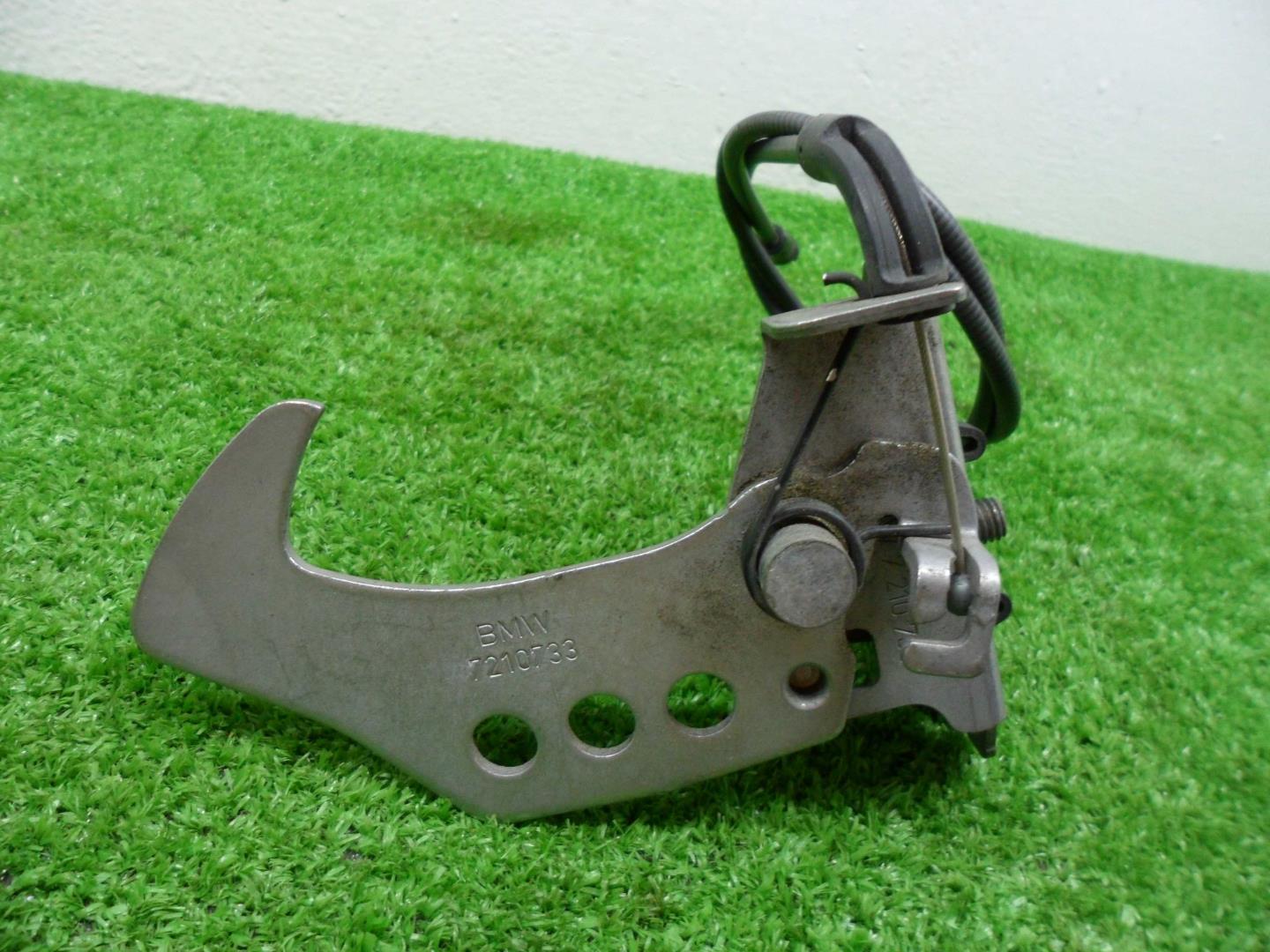 Замок капота