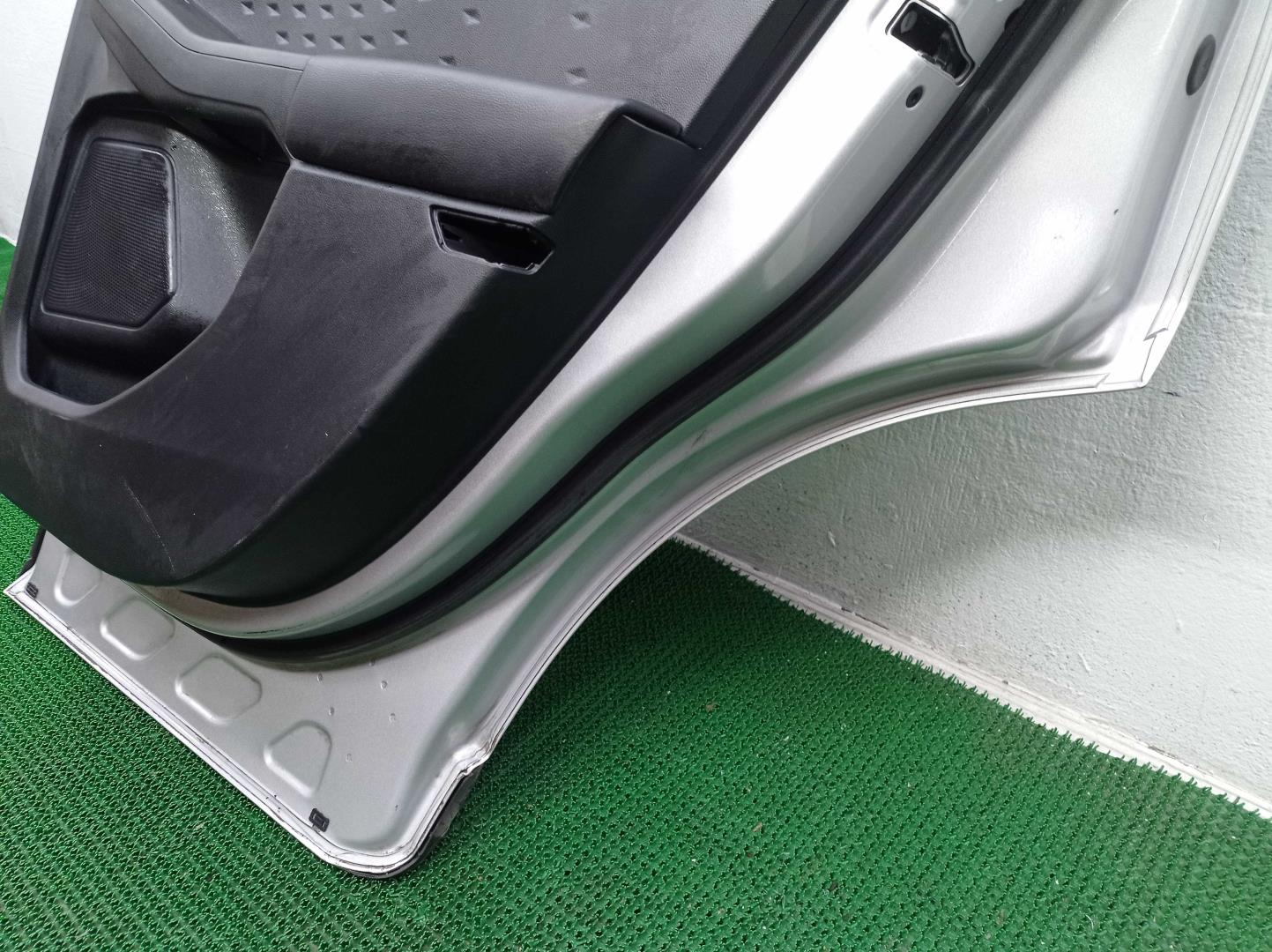 Стеклоподъемник электр. задний правый