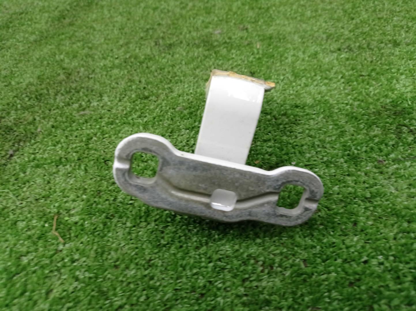 Петля двери передней