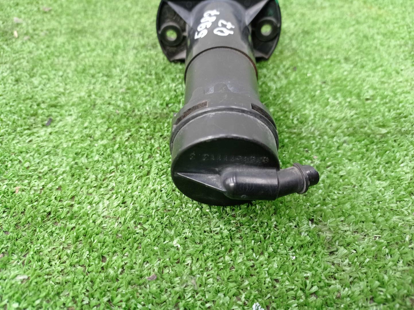 Форсунка омывателя фары