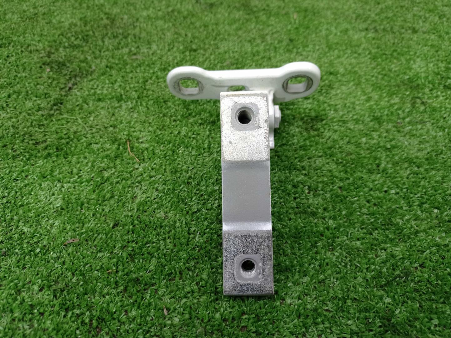 Петля двери