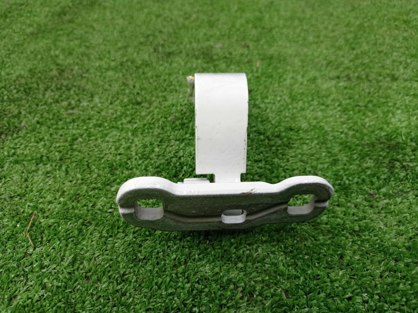 Петля двери передней