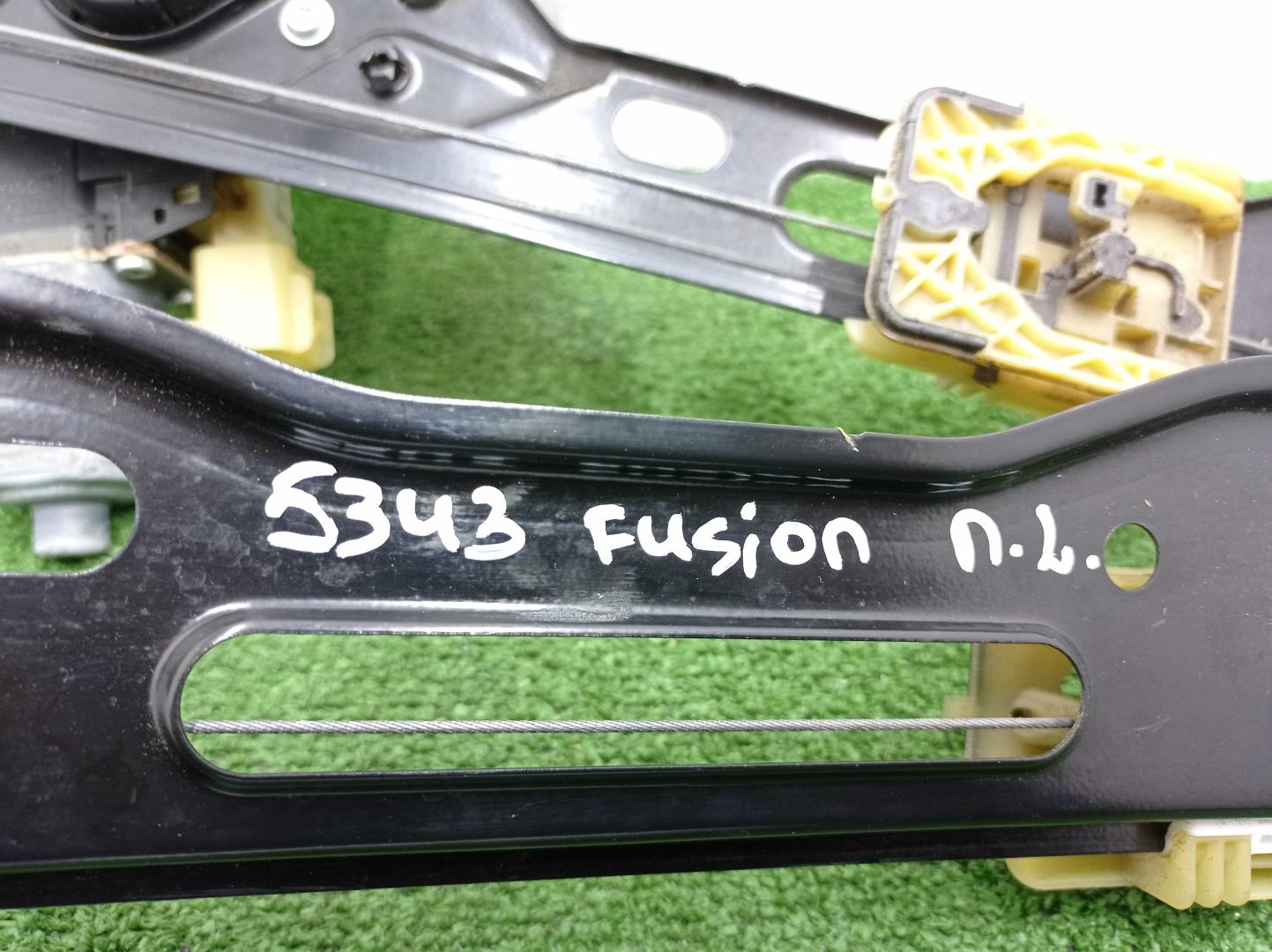 Стеклоподъемник электр. передний левый