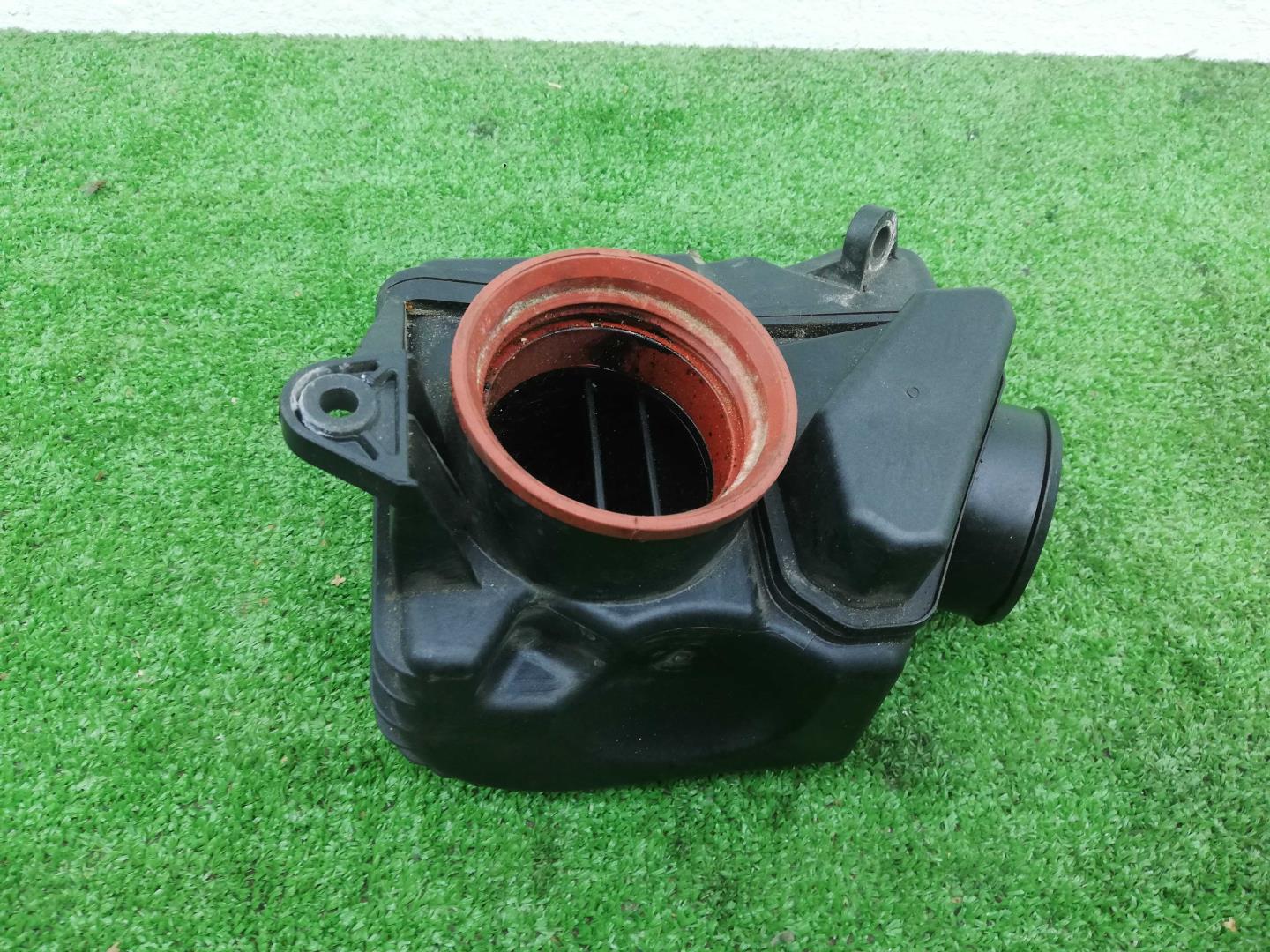 Резонатор воздушного фильтра