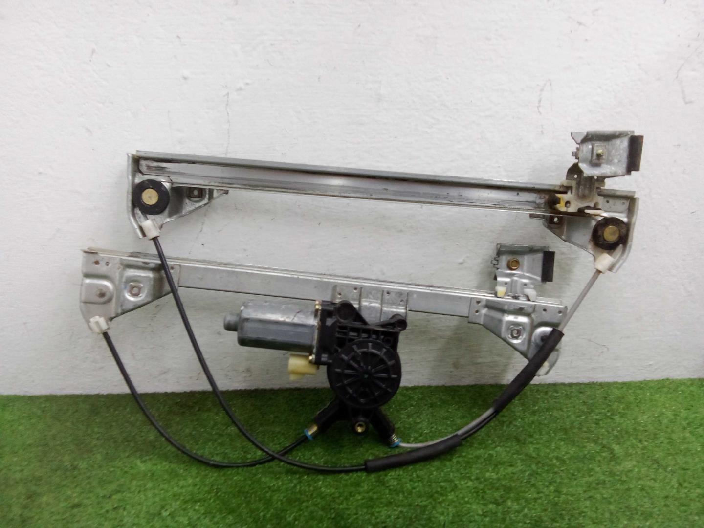 Стеклоподъемник электр. передний правый