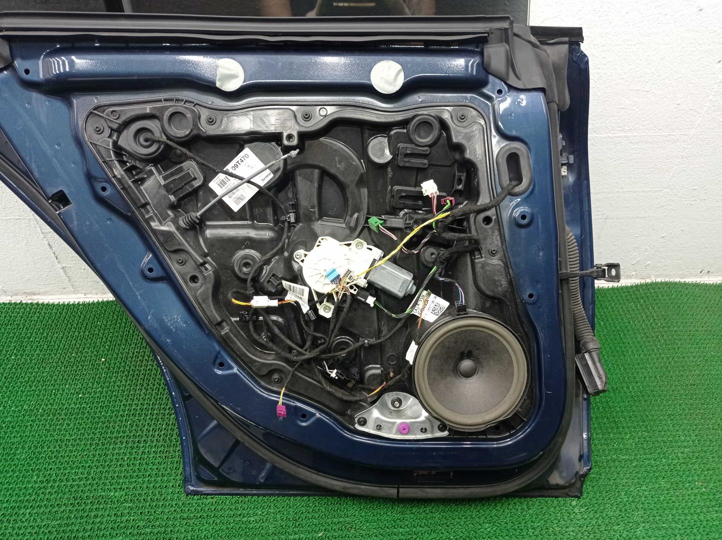 Стеклоподъемник электр. задний левый