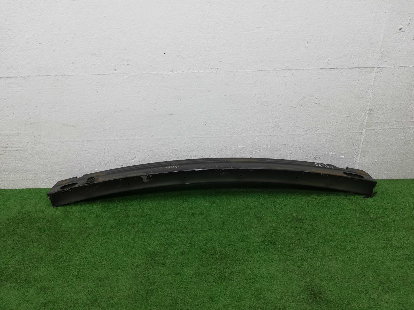 Усилитель переднего бампера