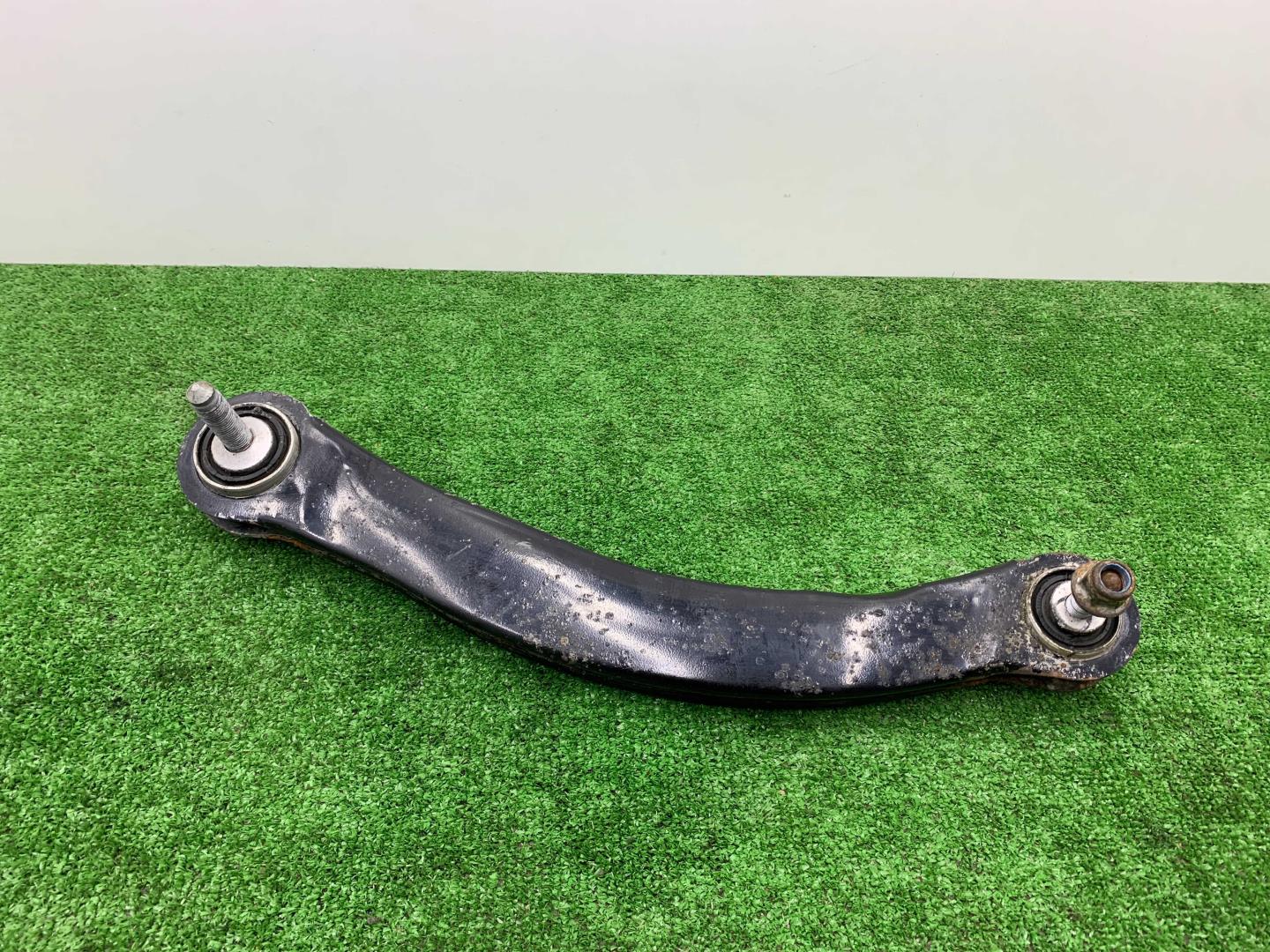 Рычаг задний правый