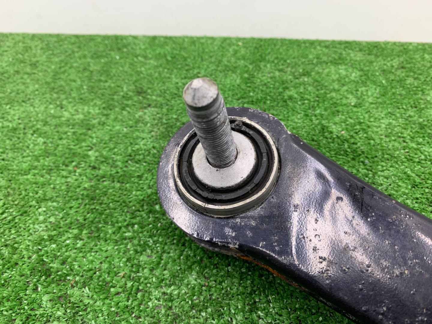 Рычаг задний правый