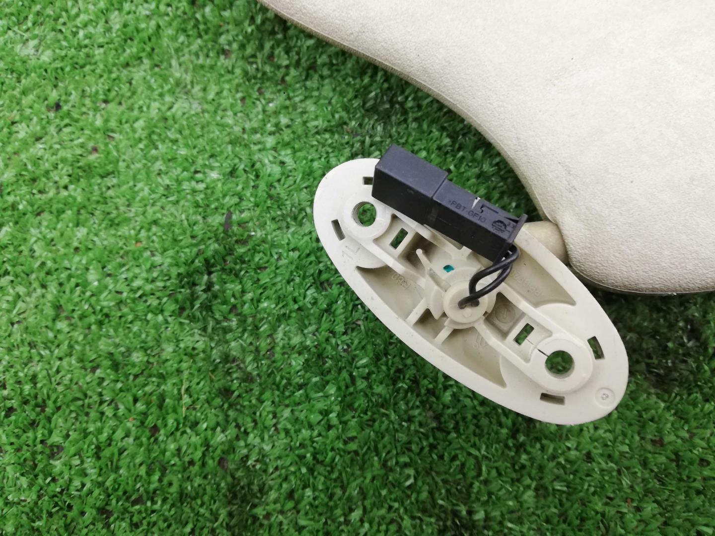 Козырек солнцезащитный