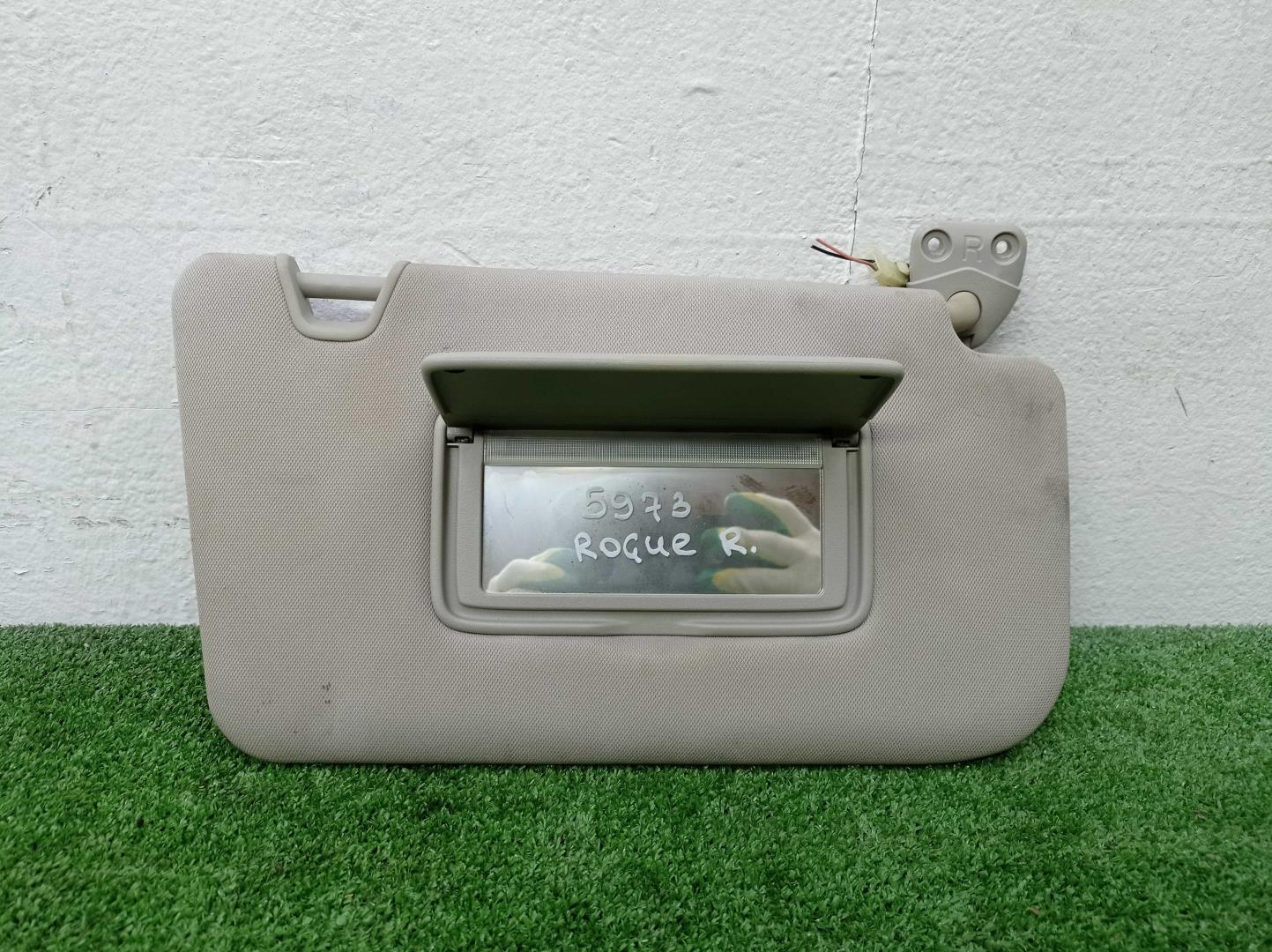 Козырек солнцезащитный