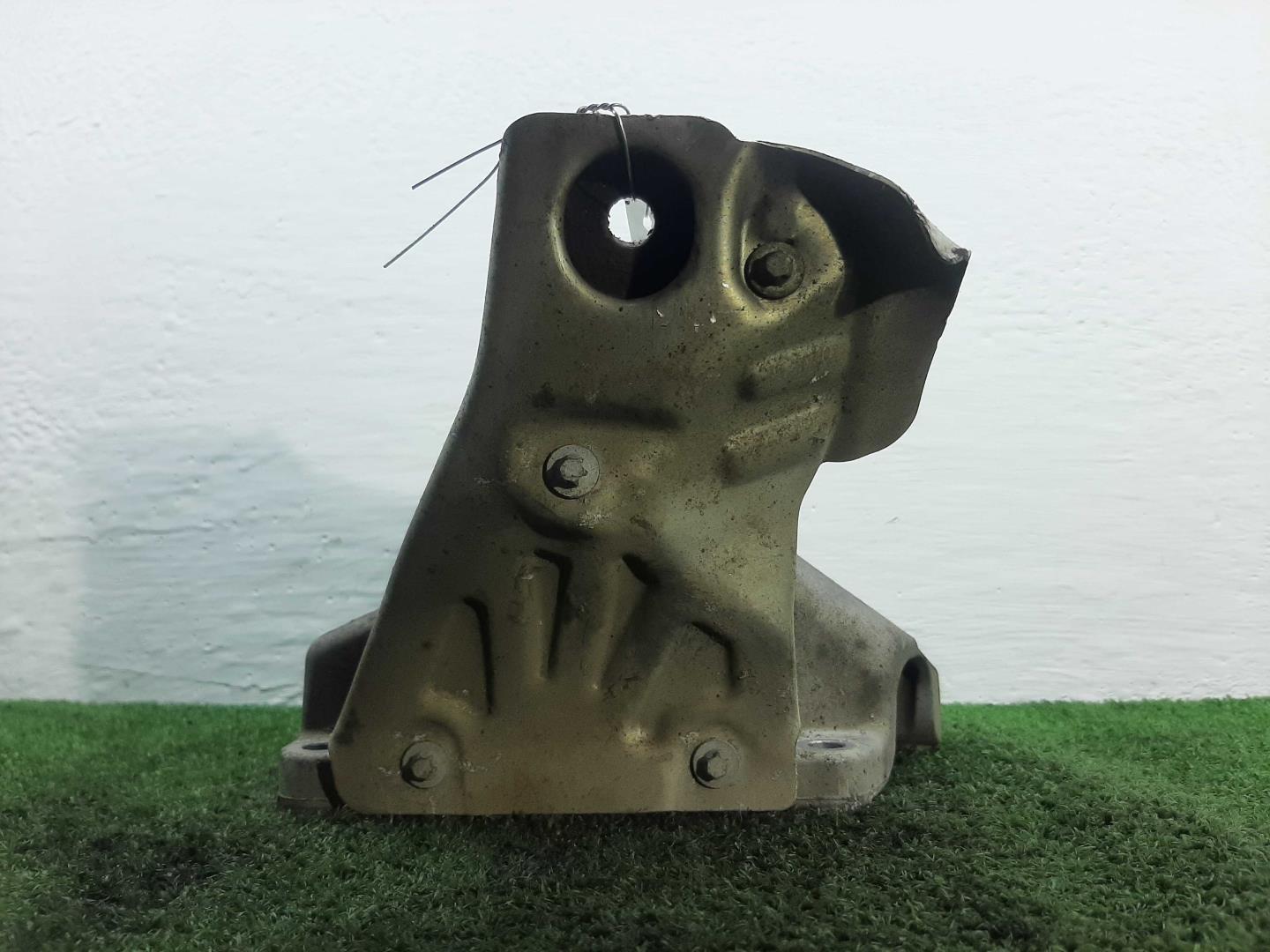 Кронштейн двигателя