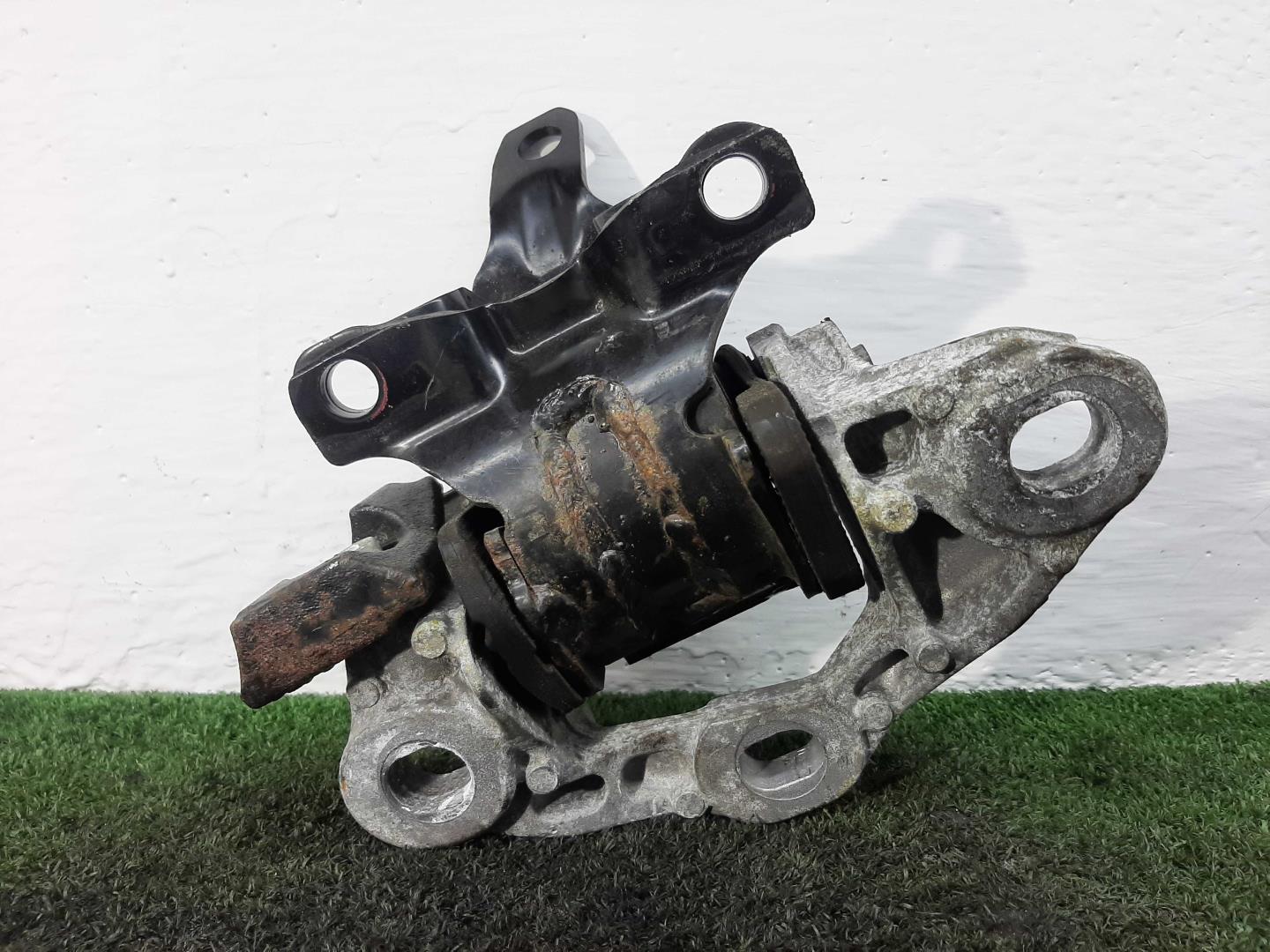 Опора двигателя