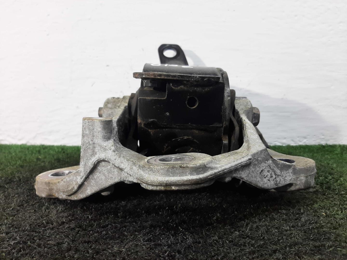 Опора двигателя