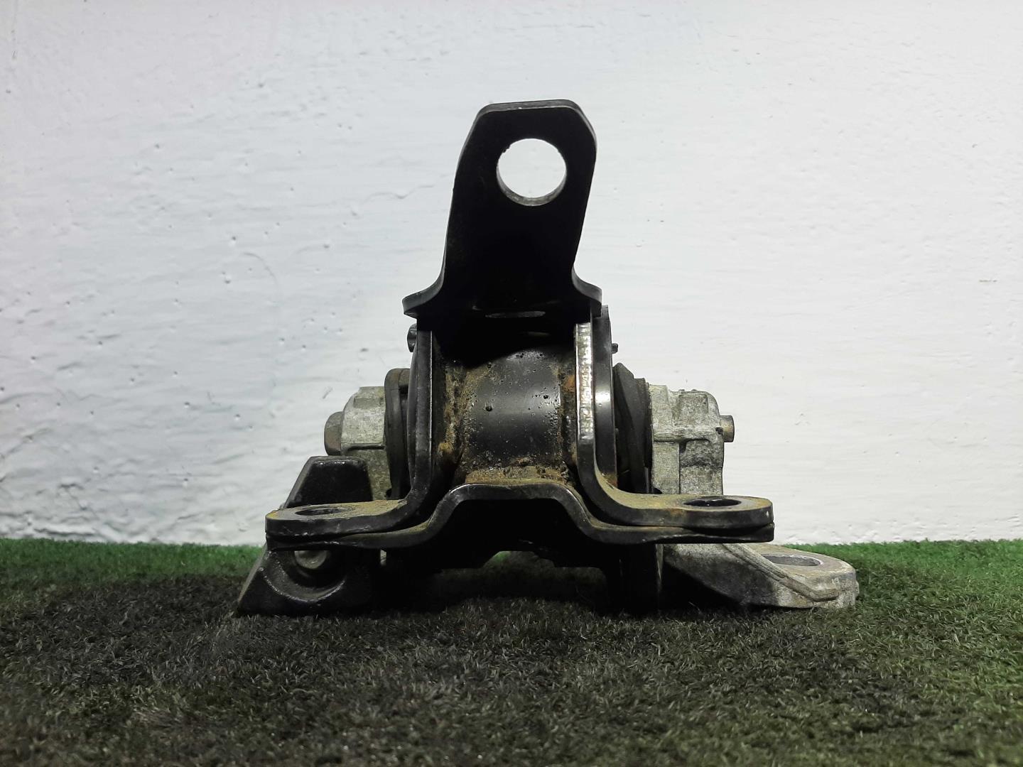 Опора двигателя