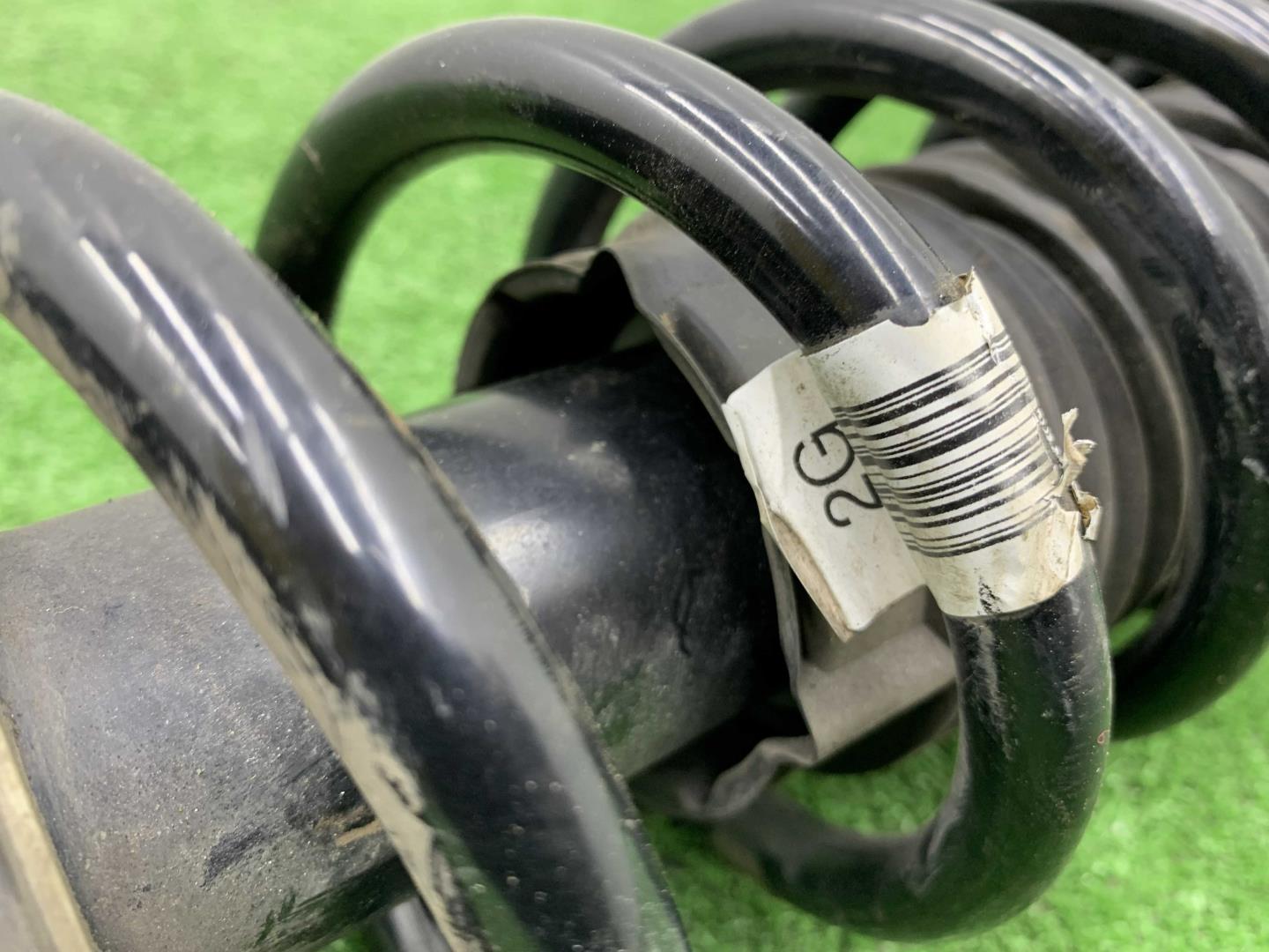 Амортизатор передний левый