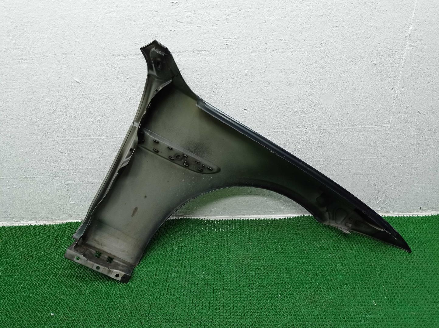 Крыло переднее левое